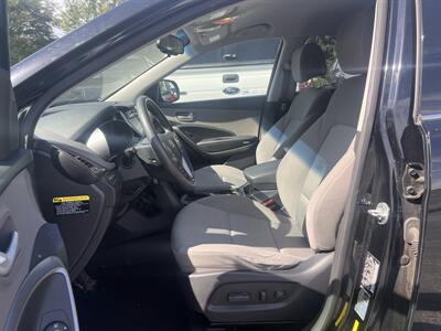 2017 Hyundai Santa Fe SE - Photo 9 - Madison, OH 44057
