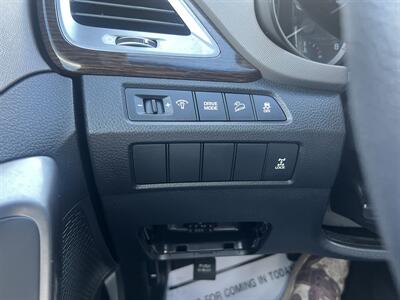 2017 Hyundai Santa Fe SE   - Photo 16 - Madison, OH 44057