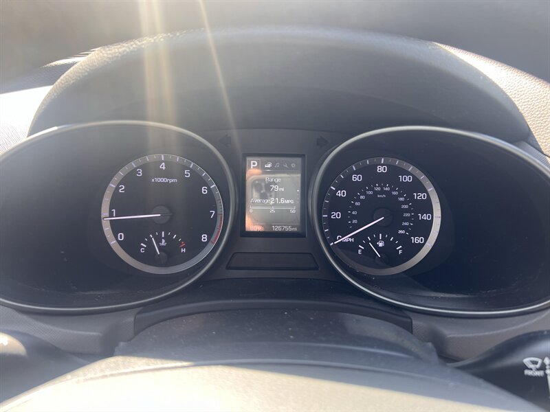 2017 Hyundai Santa Fe SE - Photo 12 - Madison, OH 44057