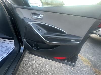 2017 Hyundai Santa Fe SE   - Photo 36 - Madison, OH 44057