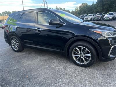 2017 Hyundai Santa Fe SE   - Photo 4 - Madison, OH 44057