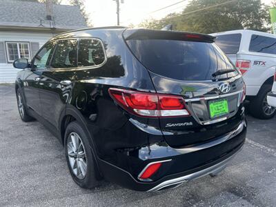 2017 Hyundai Santa Fe SE   - Photo 7 - Madison, OH 44057