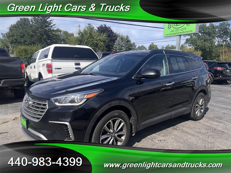 2017 Hyundai Santa Fe SE   - Photo 1 - Madison, OH 44057