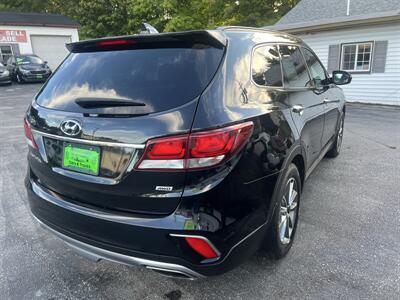 2017 Hyundai Santa Fe SE   - Photo 5 - Madison, OH 44057
