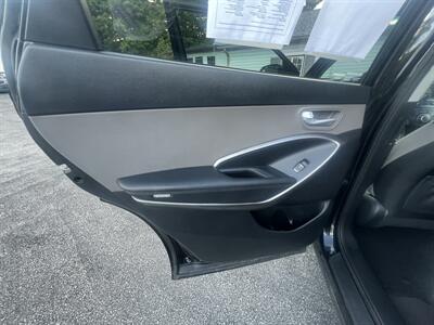 2017 Hyundai Santa Fe SE   - Photo 25 - Madison, OH 44057