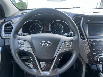 2017 Hyundai Santa Fe SE   - Photo 13 - Madison, OH 44057