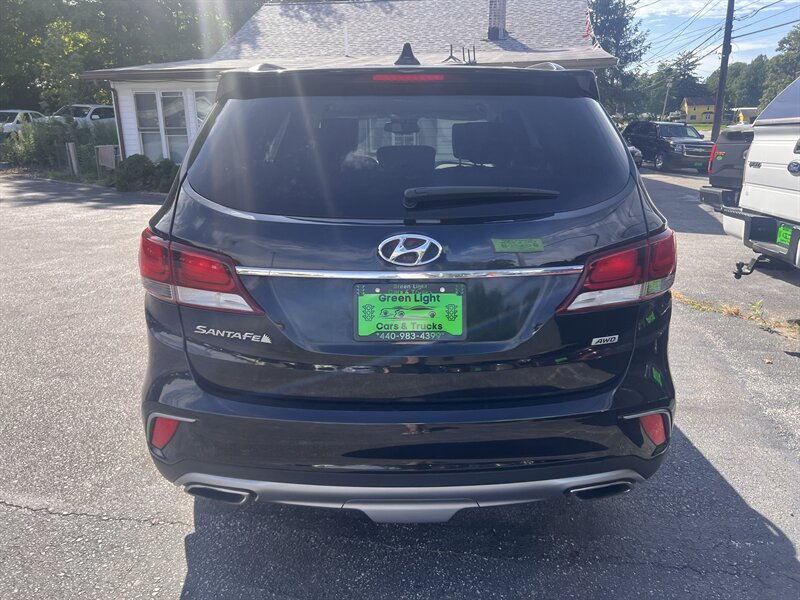 2017 Hyundai Santa Fe SE - Photo 6 - Madison, OH 44057