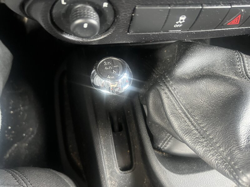 2017 Jeep Wrangler Sport - Photo 16 - Madison, OH 44057