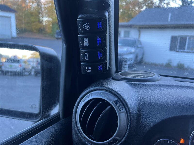 2017 Jeep Wrangler Sport - Photo 18 - Madison, OH 44057