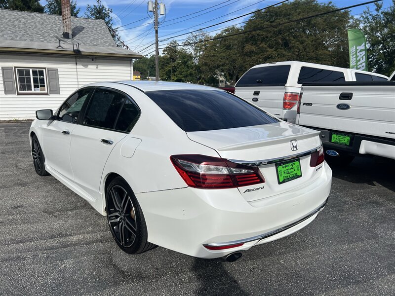 2017 Honda Accord Sport - Photo 7 - Madison, OH 44057