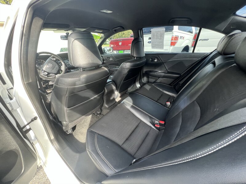 2017 Honda Accord Sport - Photo 21 - Madison, OH 44057