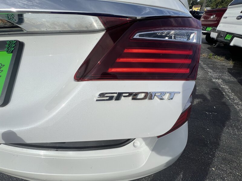 2017 Honda Accord Sport - Photo 24 - Madison, OH 44057
