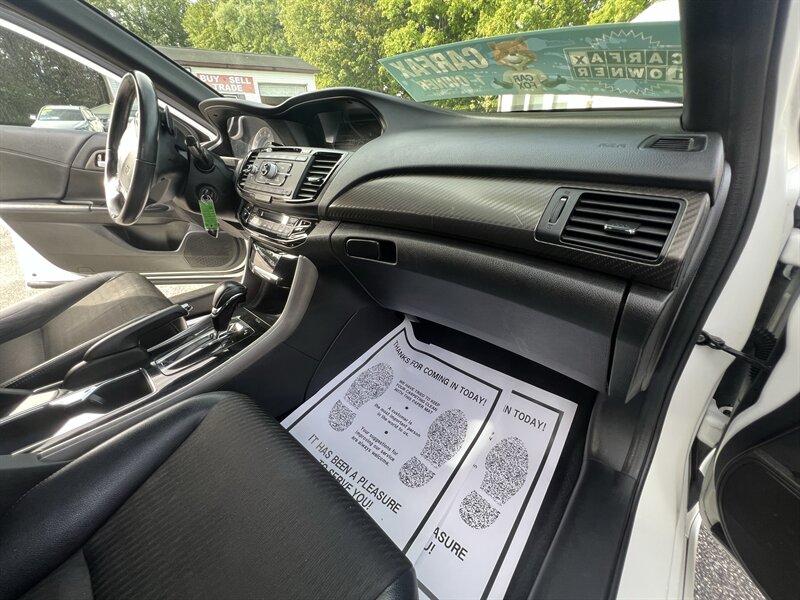2017 Honda Accord Sport - Photo 38 - Madison, OH 44057