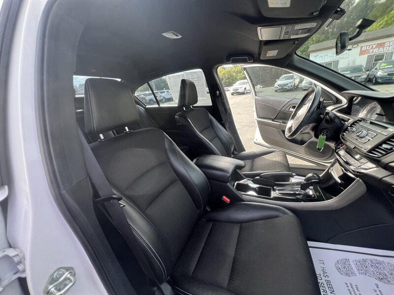 2017 Honda Accord Sport - Photo 33 - Madison, OH 44057