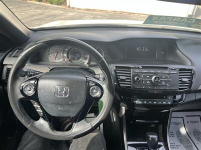 2017 Honda Accord Sport - Photo 14 - Madison, OH 44057