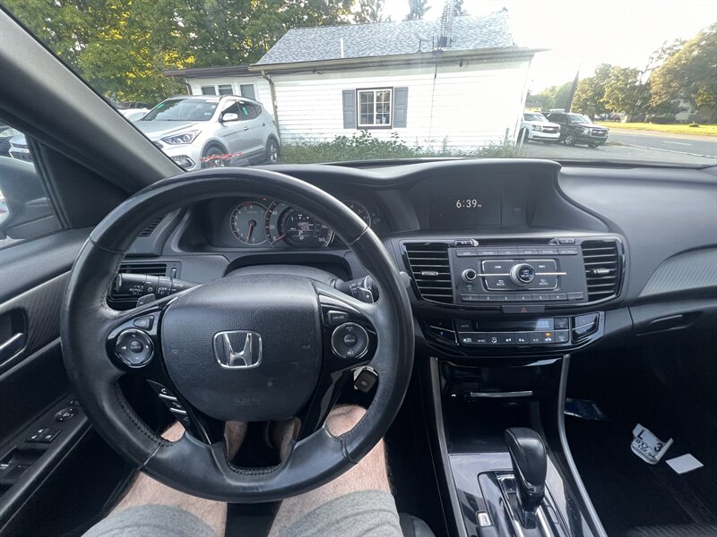 2017 Honda Accord Sport - Photo 11 - Madison, OH 44057