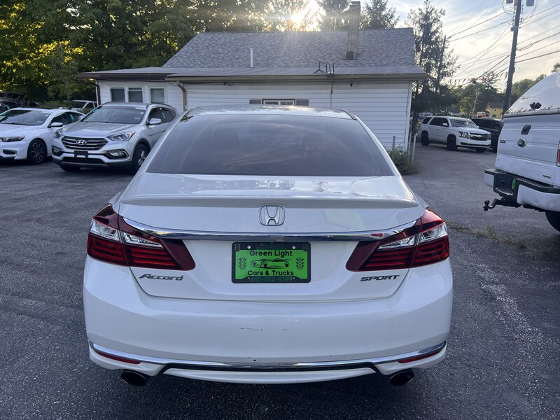 2017 Honda Accord Sport - Photo 3 - Madison, OH 44057