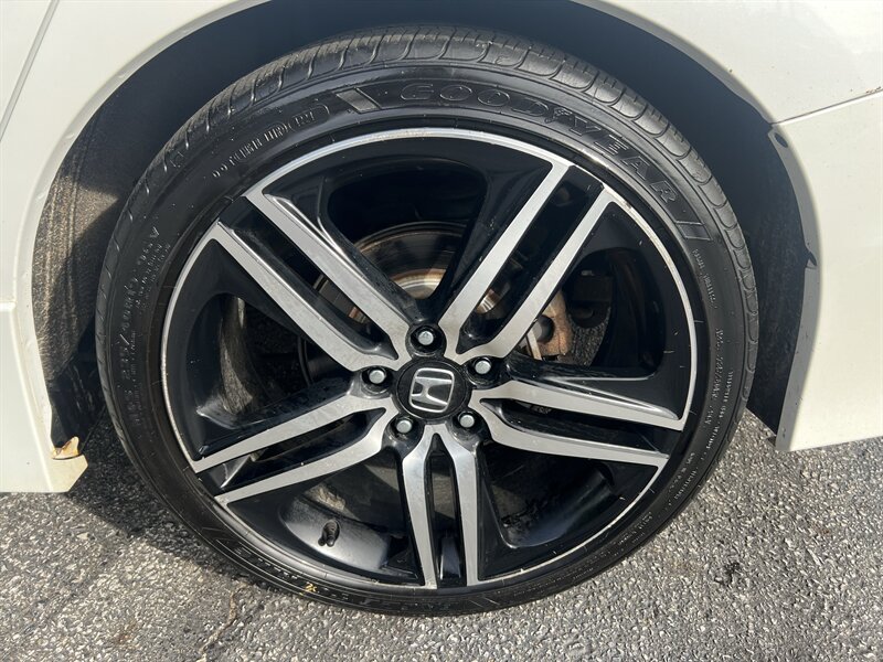 2017 Honda Accord Sport - Photo 39 - Madison, OH 44057