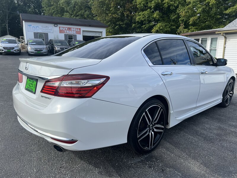2017 Honda Accord Sport - Photo 3 - Madison, OH 44057