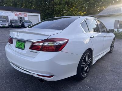 2017 Honda Accord Sport - Photo 4 - Madison, OH 44057