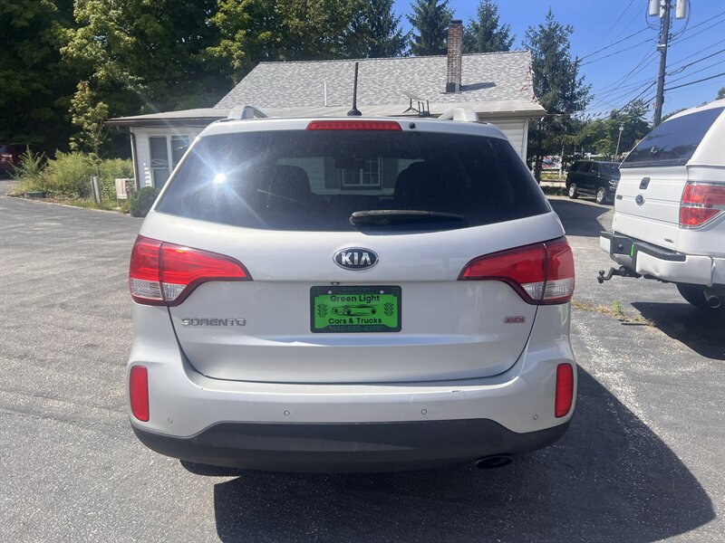 2015 Kia Sorento LX - Photo 6 - Madison, OH 44057
