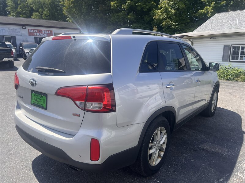 2015 Kia Sorento LX - Photo 5 - Madison, OH 44057