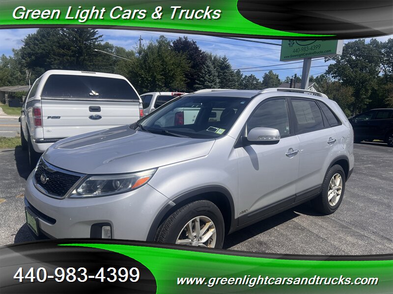 2015 Kia Sorento LX   - Photo 1 - Madison, OH 44057