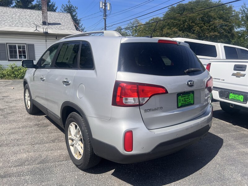 2015 Kia Sorento LX - Photo 7 - Madison, OH 44057