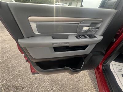2015 RAM 1500 Big Horn   - Photo 9 - Madison, OH 44057
