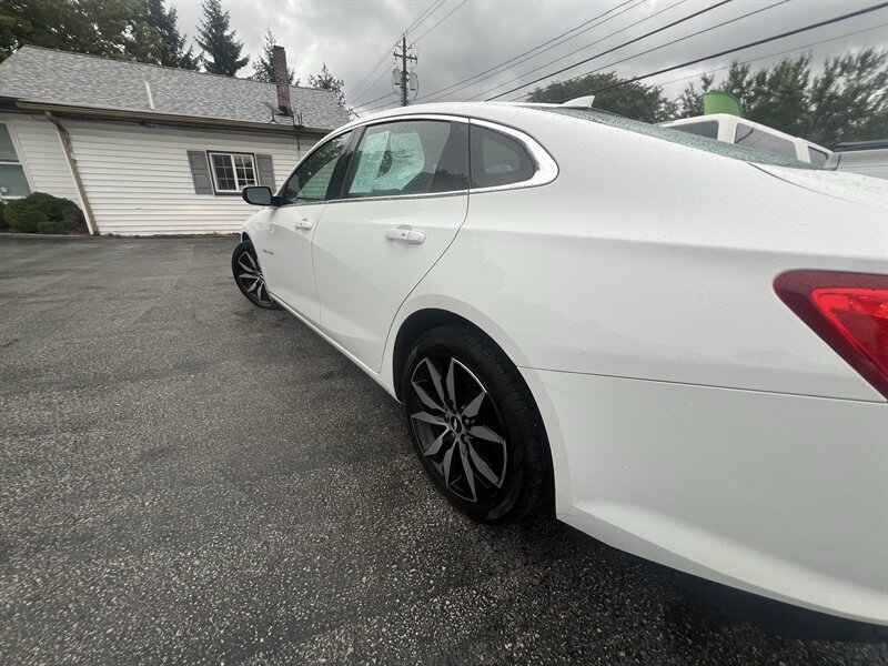 2016 Chevrolet Malibu LT - Photo 24 - Madison, OH 44057