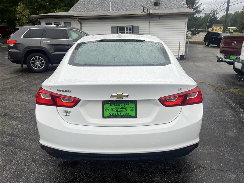 2016 Chevrolet Malibu LT - Photo 8 - Madison, OH 44057