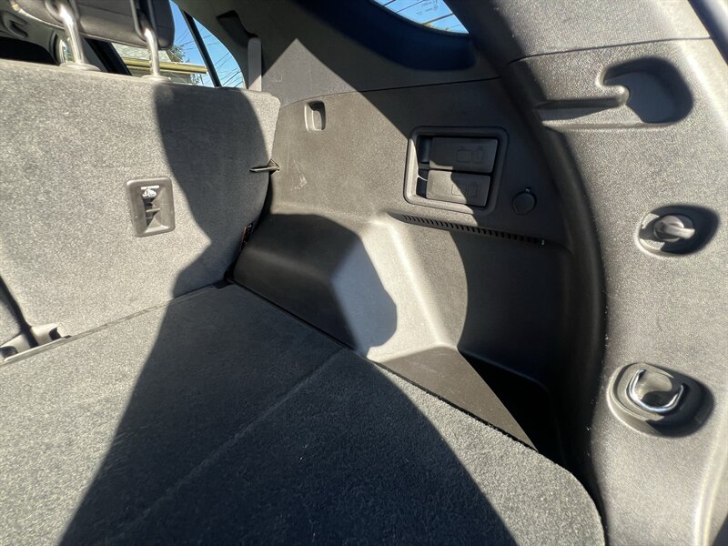 2018 Chevrolet Equinox LT - Photo 29 - Madison, OH 44057
