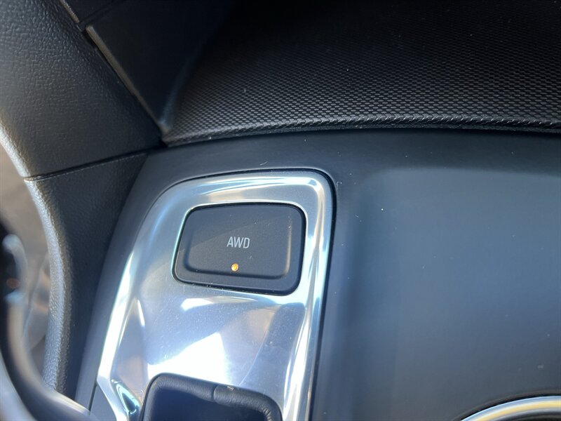 2018 Chevrolet Equinox LT - Photo 24 - Madison, OH 44057
