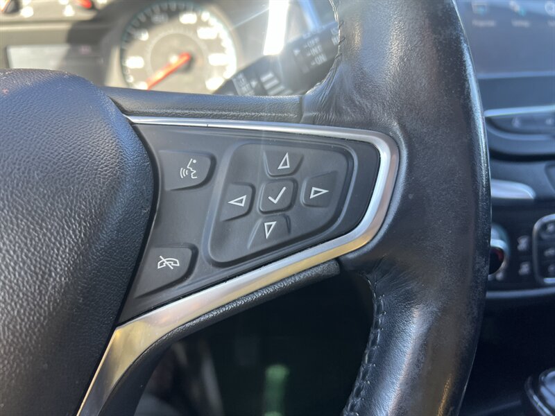 2018 Chevrolet Equinox LT - Photo 14 - Madison, OH 44057