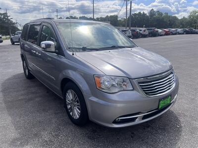2016 Chrysler Town & Country Touring-L   - Photo 3 - Madison, OH 44057