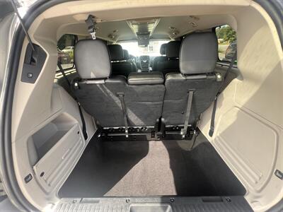 2016 Chrysler Town & Country Touring-L   - Photo 26 - Madison, OH 44057