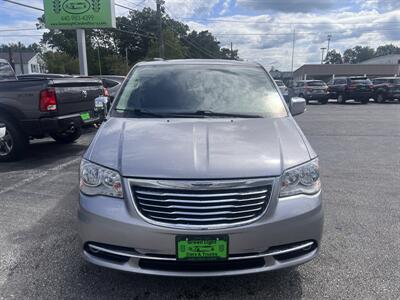 2016 Chrysler Town & Country Touring-L   - Photo 2 - Madison, OH 44057