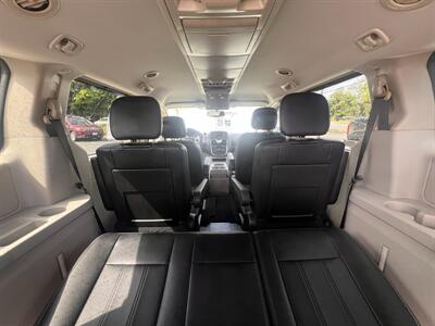 2016 Chrysler Town & Country Touring-L   - Photo 27 - Madison, OH 44057