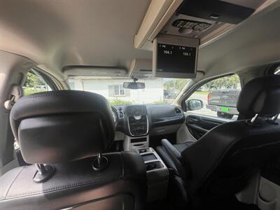 2016 Chrysler Town & Country Touring-L   - Photo 21 - Madison, OH 44057