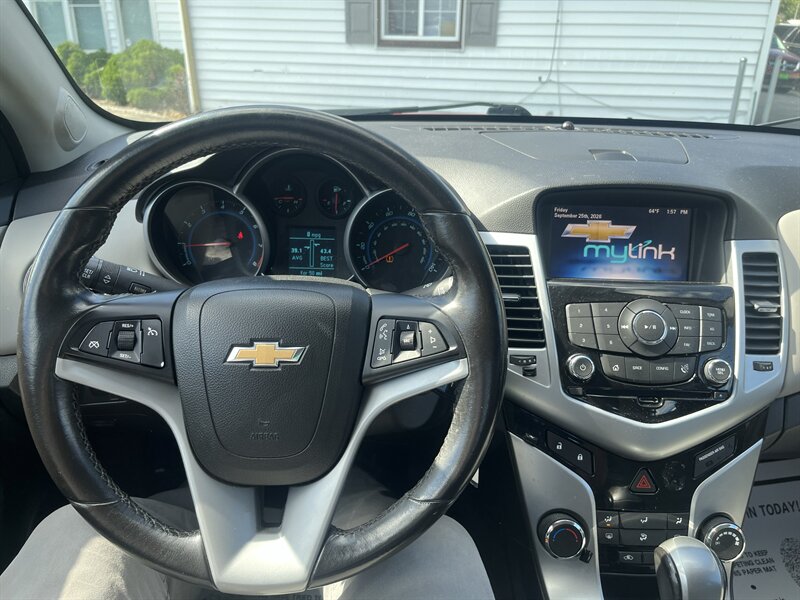 2014 Chevrolet Cruze ECO Auto - Photo 9 - Madison, OH 44057