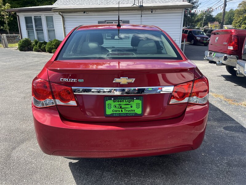 2014 Chevrolet Cruze ECO Auto - Photo 8 - Madison, OH 44057