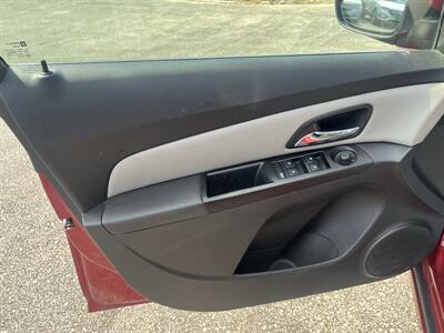 2014 Chevrolet Cruze ECO Auto - Photo 10 - Madison, OH 44057