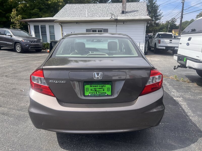 2012 Honda Civic LX - Photo 6 - Madison, OH 44057