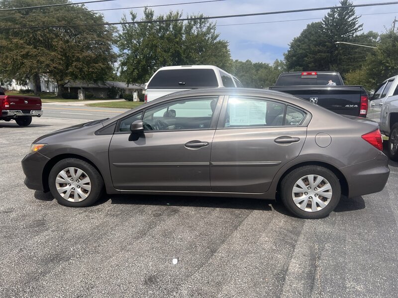 2012 Honda Civic LX - Photo 8 - Madison, OH 44057