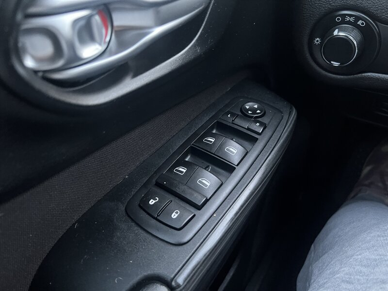 2016 Jeep Cherokee Sport - Photo 14 - Madison, OH 44057