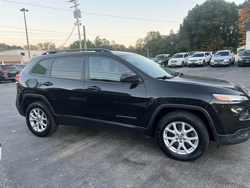 2016 Jeep Cherokee Sport - Photo 4 - Madison, OH 44057