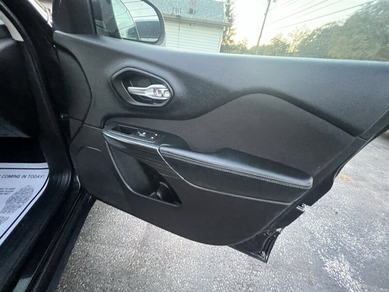 2016 Jeep Cherokee Sport - Photo 33 - Madison, OH 44057