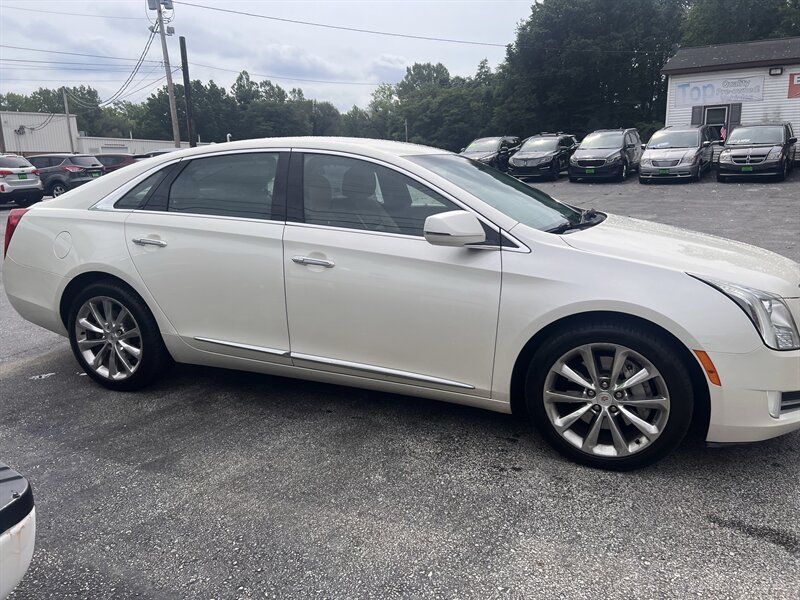 2013 Cadillac XTS Premium Collection - Photo 4 - Madison, OH 44057
