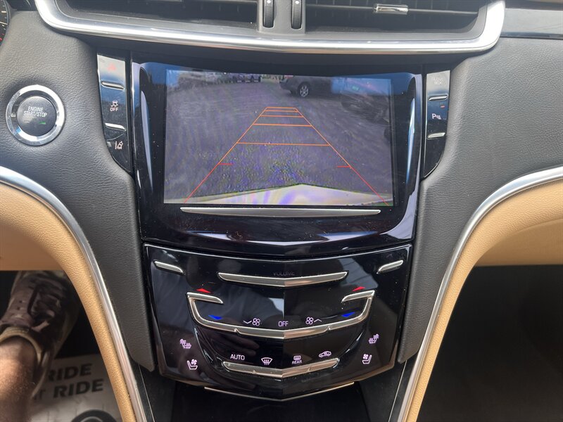 2013 Cadillac XTS Premium Collection - Photo 21 - Madison, OH 44057