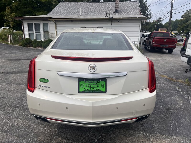 2013 Cadillac XTS Premium Collection - Photo 6 - Madison, OH 44057